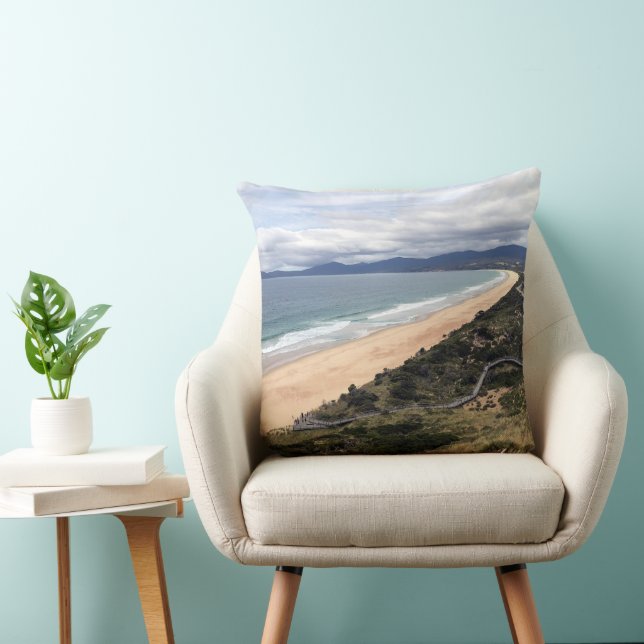 Mountain views throw pillow (Chair)