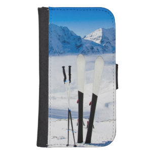 Mountains and ski equipment samsung s4 wallet case
