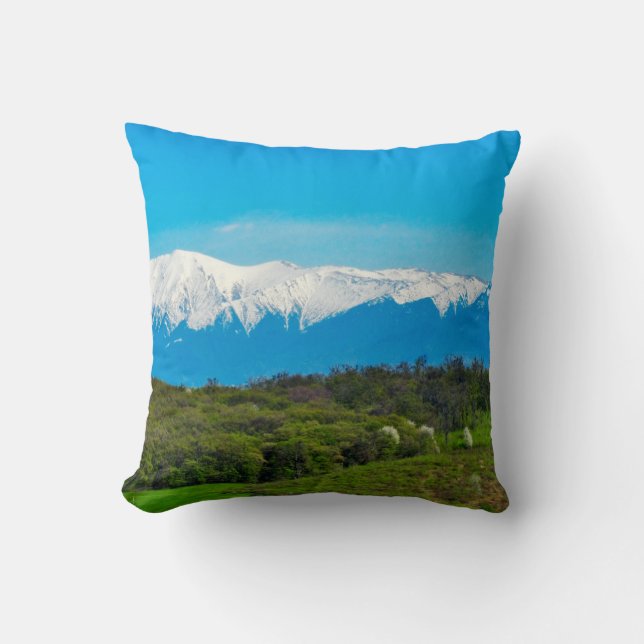 Mountains landscape throw pillow (Front)