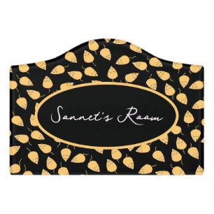 Mouse pattern door sign