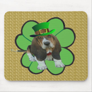 Mousepad Basset Hound Happy St. Patrick's Clover