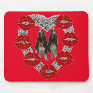 Mousepad Diamond Heart With Bassets & Kisses