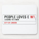 PEOPLE LOVES E  Mousepads