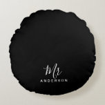 Mr and Mrs | Black and White Modern Script Round Pillow<br><div class="desc">"Mr and Mrs" Black and White Modern Script Personalized Couple Gift

Perfect as wedding gifts for newlywed,  wedding anniversary gifts,  Valentine's day gifts and gift for any occasions.</div>