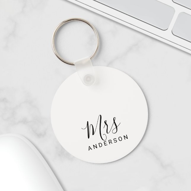 Mr and Mrs | Black and White Modern Script Wedding Keychain (Creator Uploaded)