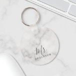 Mr and Mrs | Elegant Marble Modern Script Wedding Keychain<br><div class="desc">"Mr and Mrs" Elegant White Marble Modern Script Personalized Couple Gift

Perfect as wedding gifts for newlywed,  wedding anniversary gifts,  Valentine's day gifts and gift for any occasions.</div>
