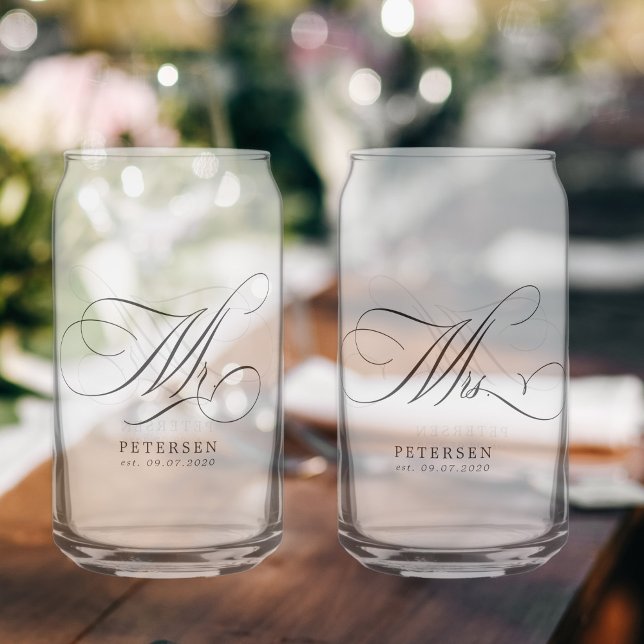 Mr and Mrs elegant script wedding custom name date Can Glass (Creator Uploaded)