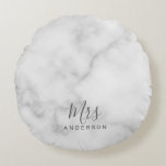 Mr and Mrs | Elegant White Marble Modern Script Round Pillow<br><div class="desc">"Mr and Mrs" Elegant White Marble Modern Script Personalized Couple Gift

Perfect as wedding gifts for newlywed,  wedding anniversary gifts,  Valentine's day gifts and gift for any occasions.</div>