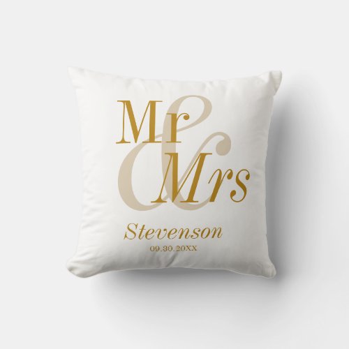 Mr and Mrs Gold Script Elegant Modern Wedding Gift Throw Pillow