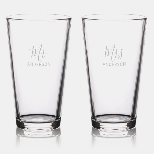 Mr and Mrs | Modern Script Personalized Name Pint Glass (Glassware)