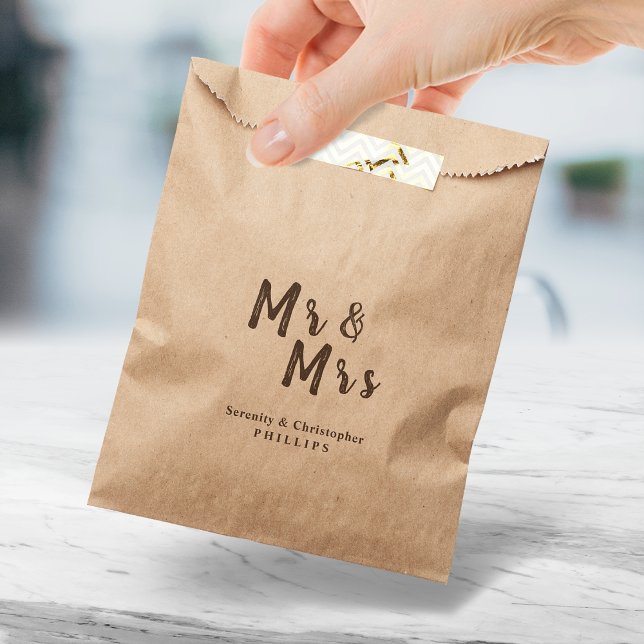 Mr and Mrs rustic wedding favors Favor Bag (Mr and Mrs rustic wedding favors Favor Bag)