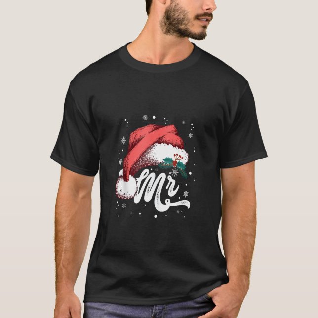 Mr And Mrs Santa Hat Xmas Couples Matching Pajamas T-Shirt (Front)