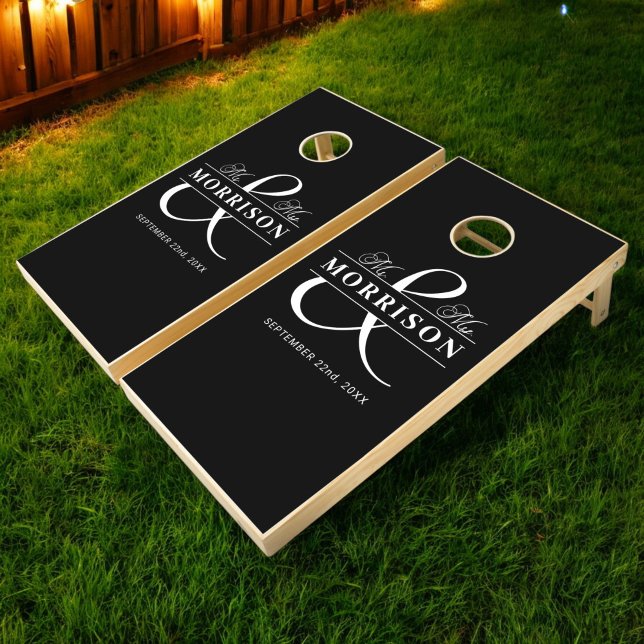 Mr. and Mrs Wedding Elegant Modern Black Cornhole Set (Creator Uploaded)