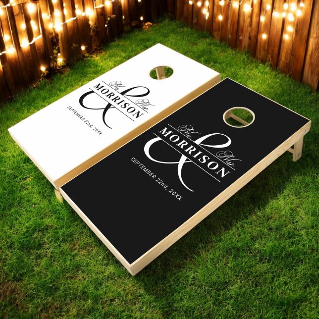 Mr. and Mrs Wedding Elegant Modern Black Cornhole Set (Creator Uploaded)