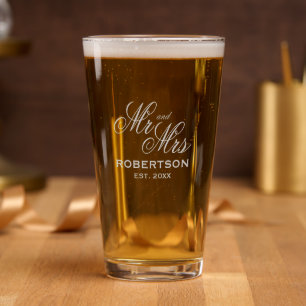 Mr and Mrs wedding party custom etched beer Pint Glass