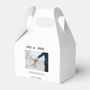 Mr & Mrs add family name date year wedding favor g Boxes