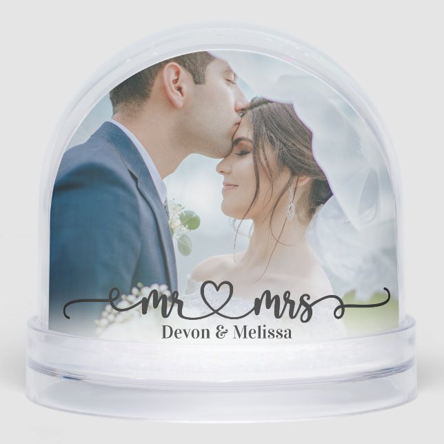Mr & Mrs Couple Picture Calligraphy Heart Wedding Snow Globe (Front)