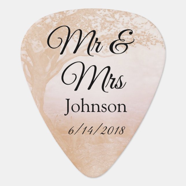 Mr & Mrs Guitar Pick Personalized Wedding Souvenie (Front)