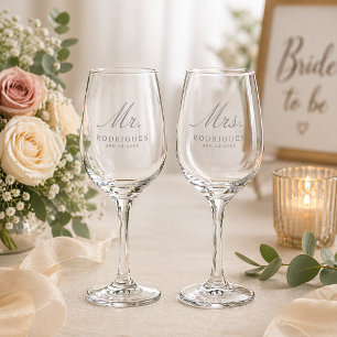 Mr. & Mrs. Personalized Wedding Wine Glass Set