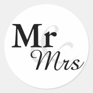 Mr&Mrs Simple Elegant Typography Wedding Favor Classic Round Sticker