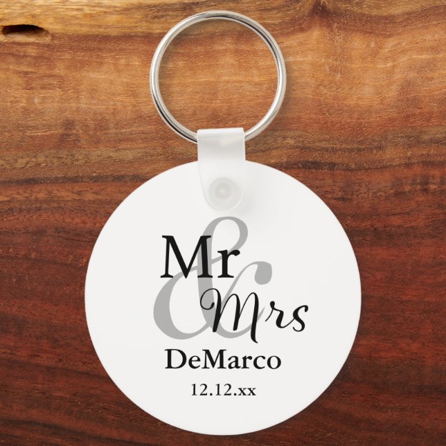 Mr & Mrs Wedding Favor Keyring Name/Date Photo (Front)