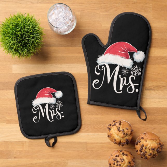 Mrs Claus Couples Matching Christmas Pajamas Santa Oven Mitt & Pot Holder Set (Top Down)