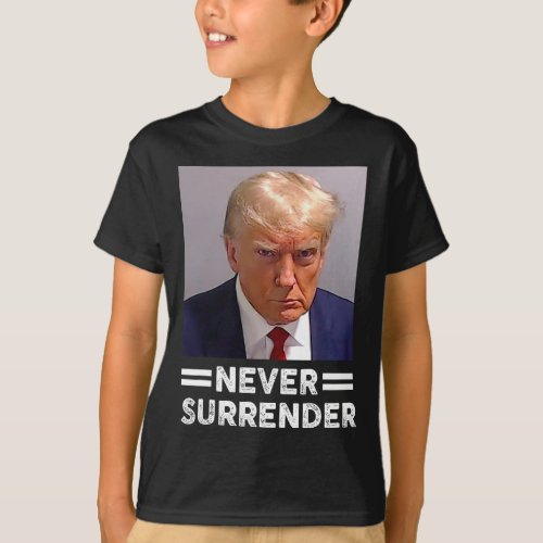 Mug Shot Never Surrender Trump Vote 2024  T_Shirt