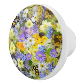 MULITCOLORED FLORAL BACKGROUND PATTERN