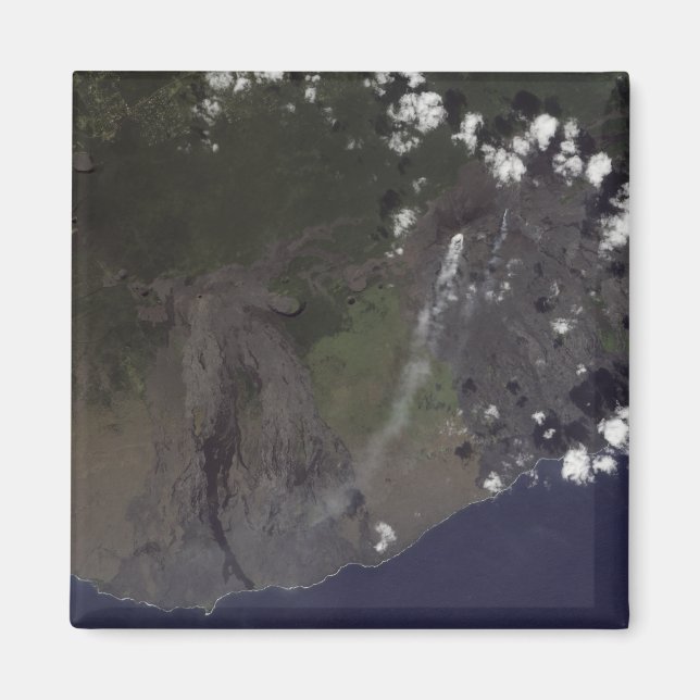 Multiple plumes blow toward the south-southwest magnet (Front)