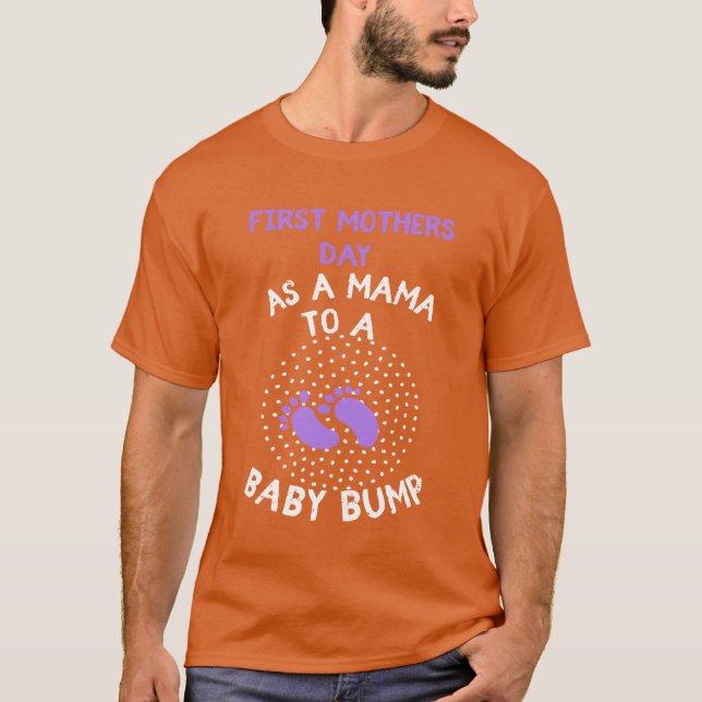 Mum Announcement Baby Bump Momo Be First Mothers g T-Shirt (Front)