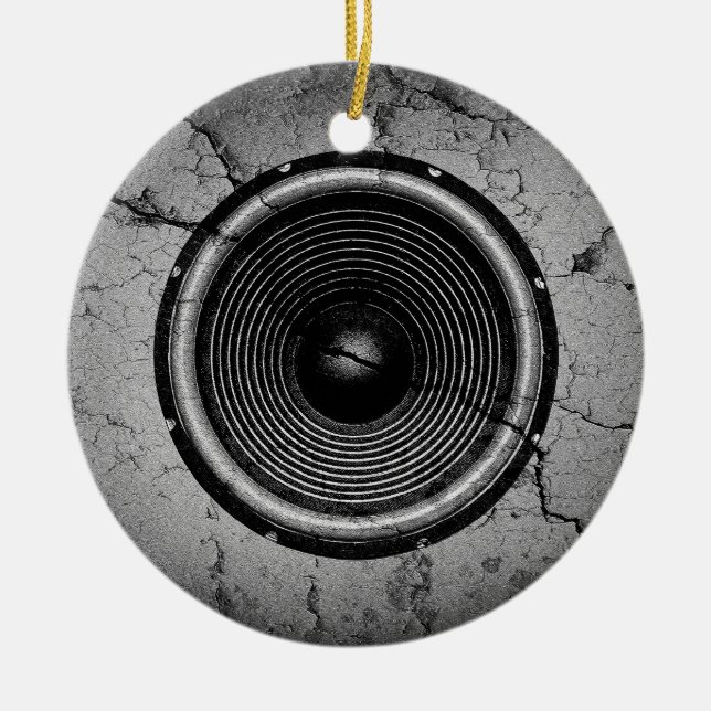 Music speaker on a cracked wall ceramic ornament (Front)