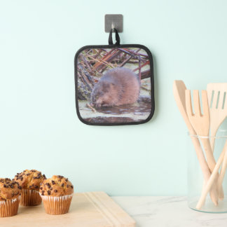 Muskrat Pot Holder