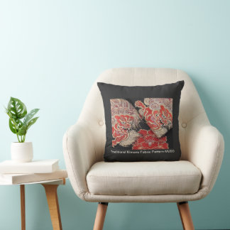MUSOオリジナルクッション　かっこいい獅子と牡丹 THROW PILLOW
