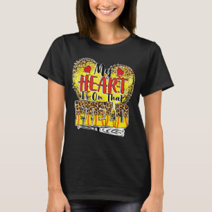 My Heart Is On That Field Softball Mom Leopard Mot T-Shirt