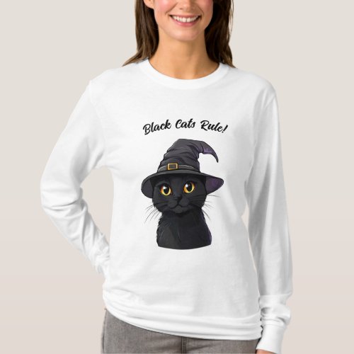 mysterious Halloween scene T_Shirt