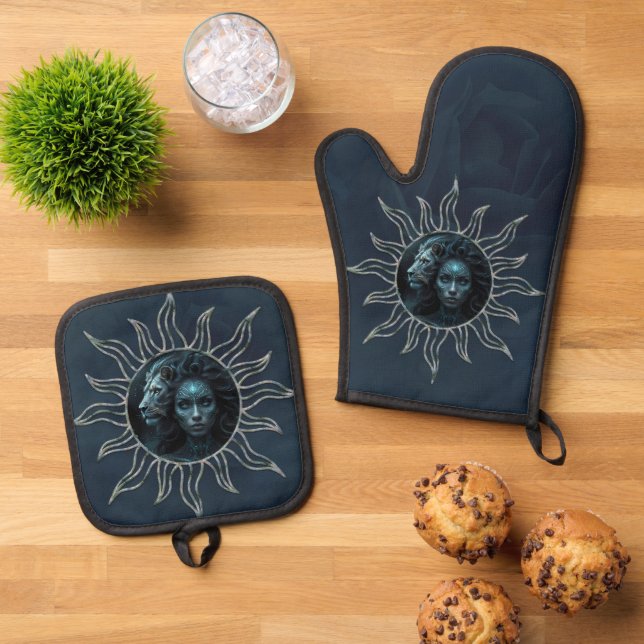 Mystical connection,  mystical woman and the lion. oven mitt & pot holder set (Top Down)