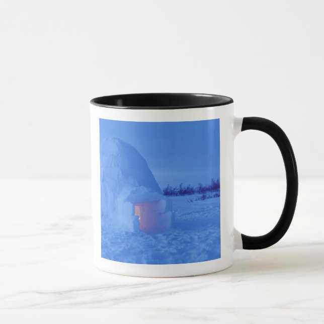 NA, Canada, Manitoba, Churchill. Arctic igloo Mug (Right)