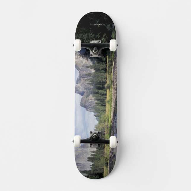 NA, USA, California, Yosemite NP, Valley view Skateboard (Front)