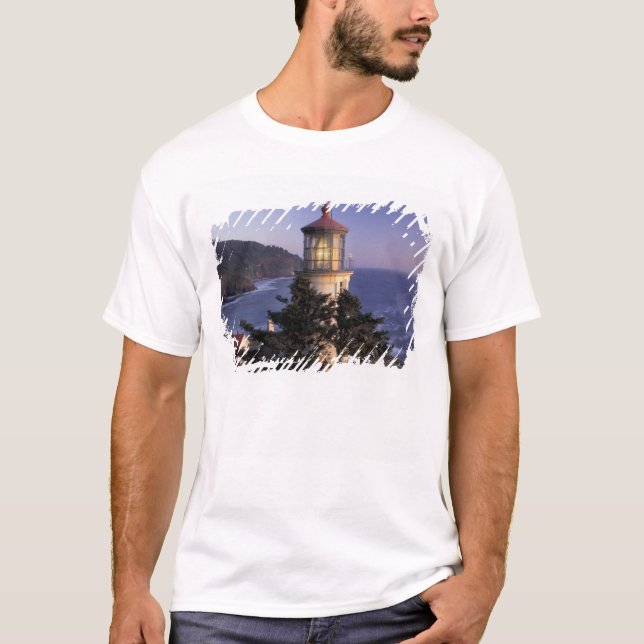 NA, USA, Oregon, Heceta Head Lighthouse, T-Shirt (Front)
