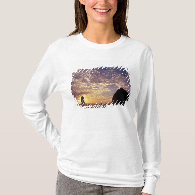 NA, USA, Oregon, Oregon Coast, Canon Beach with T-Shirt (Front)