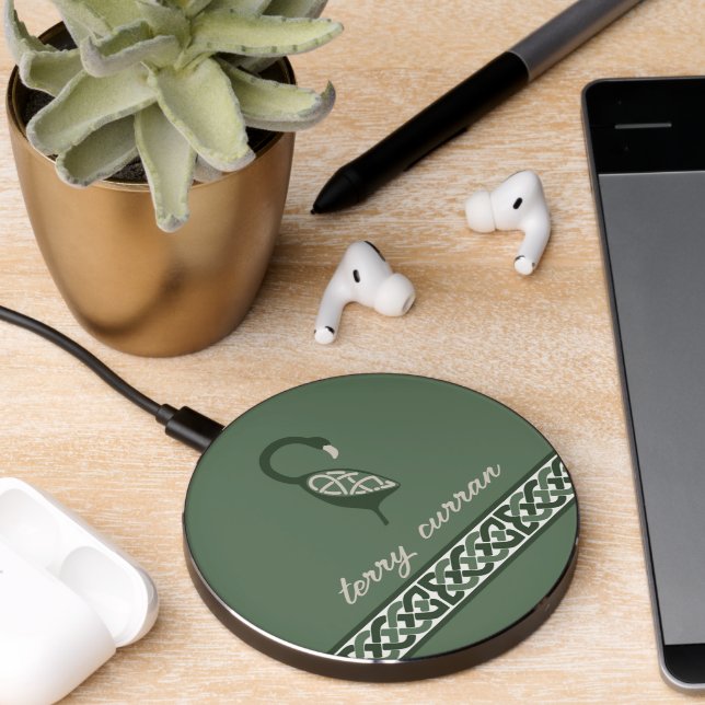 Name Irish Knot Border Decorative Bird Wireless Charger (Desk 2)