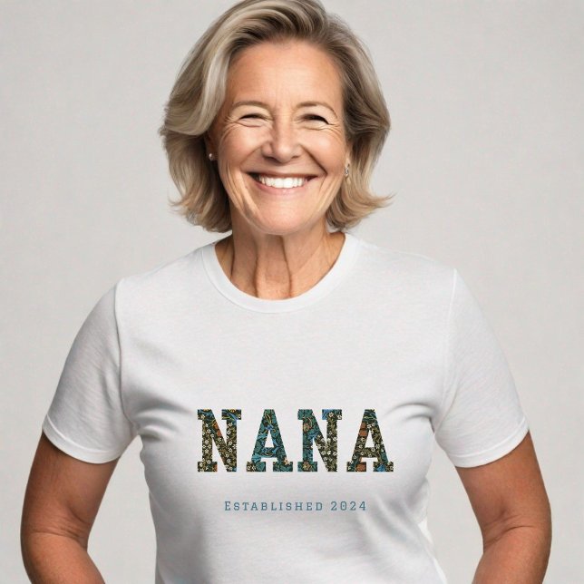 Nana customized year - trendy floral  T-Shirt (Trendy NANA t-shirt with floral detail. Customizable year. This model is #generativecontent)