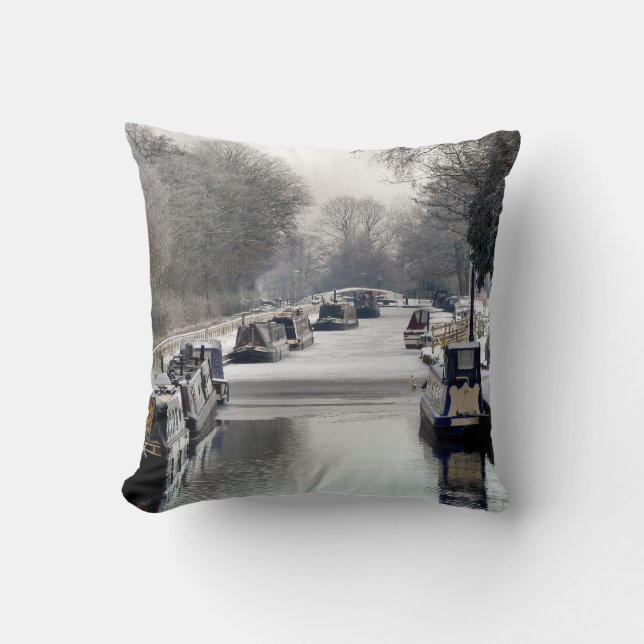 NARROWBOATS THROW PILLOW (Front)