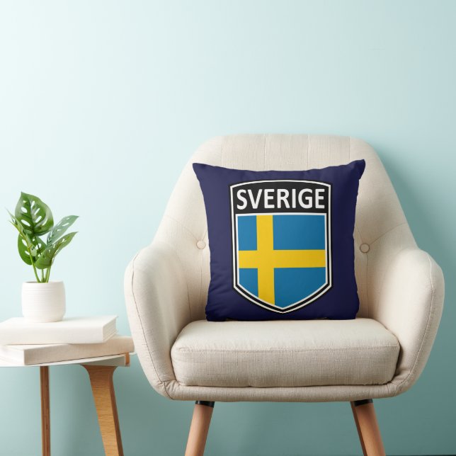 National - Sverige Throw Pillow (Chair)