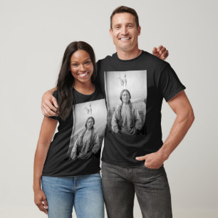 Native American Icon: Lakota Leader Sitting Bull   T-Shirt