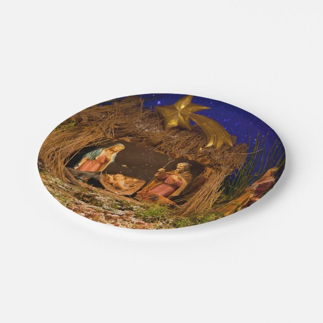 Nativity scene paper plates (Angled)