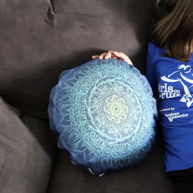 Nature Lovers Mandala Art Mandalas Design          Round Pillow (Creator Uploaded)