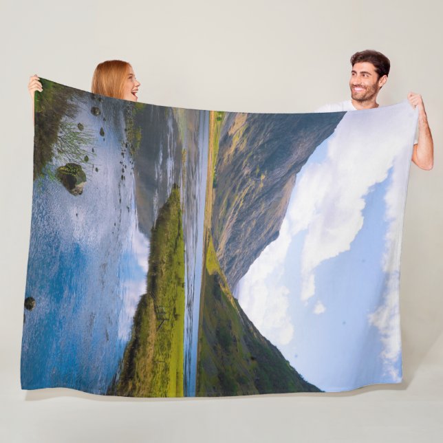 nature wiew,mountain fleece blanket (In Situ)
