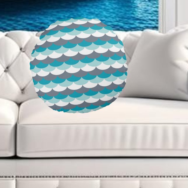 Nautical Pattern Seashells Round Pillow (Creator Uploaded)