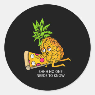 Ne Belongs On Zza Lover Funny Food Pun Classic Round Sticker